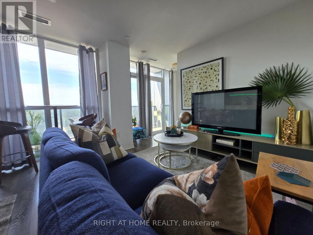 715 - 2301 Danforth Avenue, Toronto (east End-Danforth)