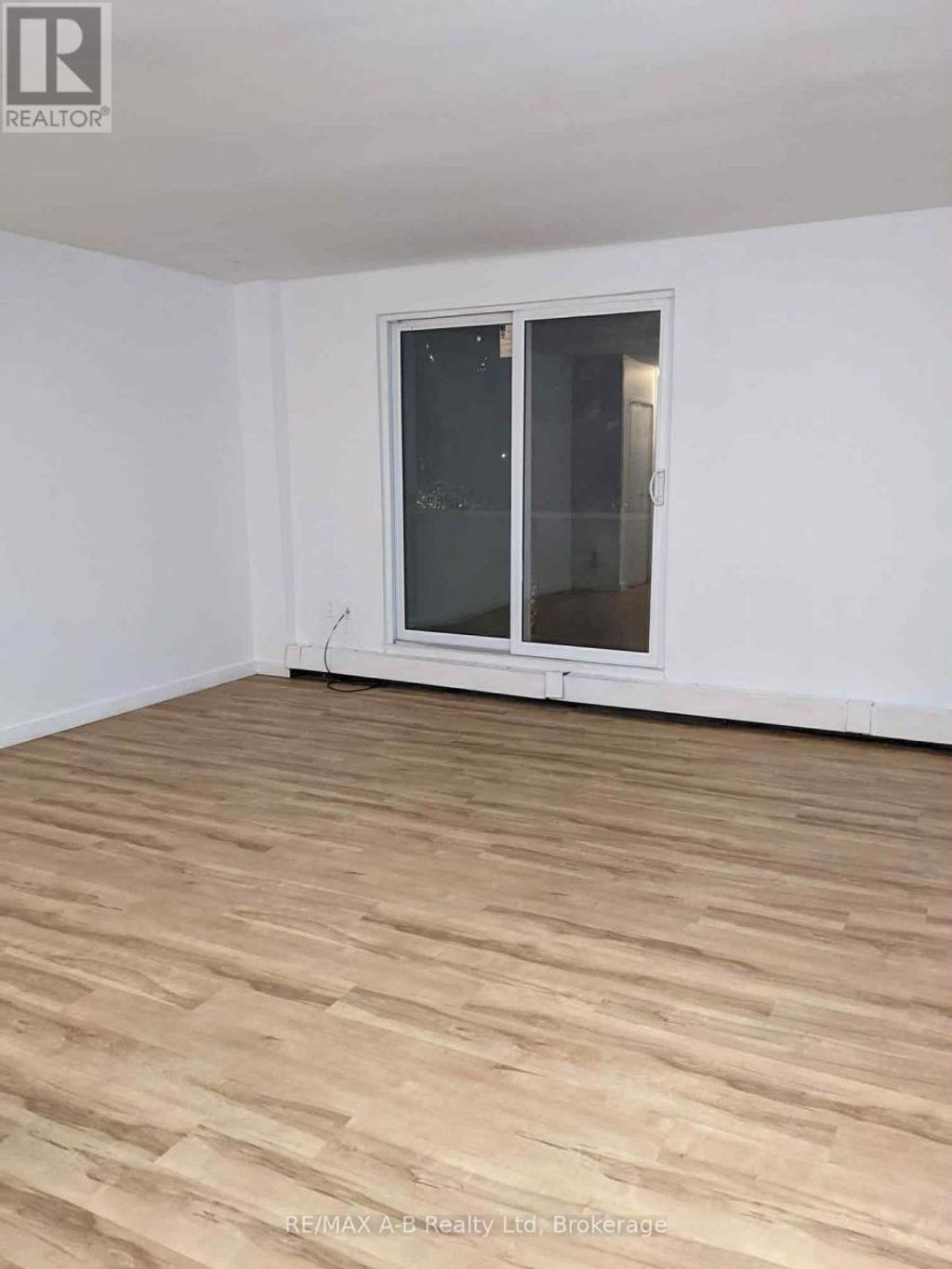 310 - 563 Mornington Avenue E, London East (east A)