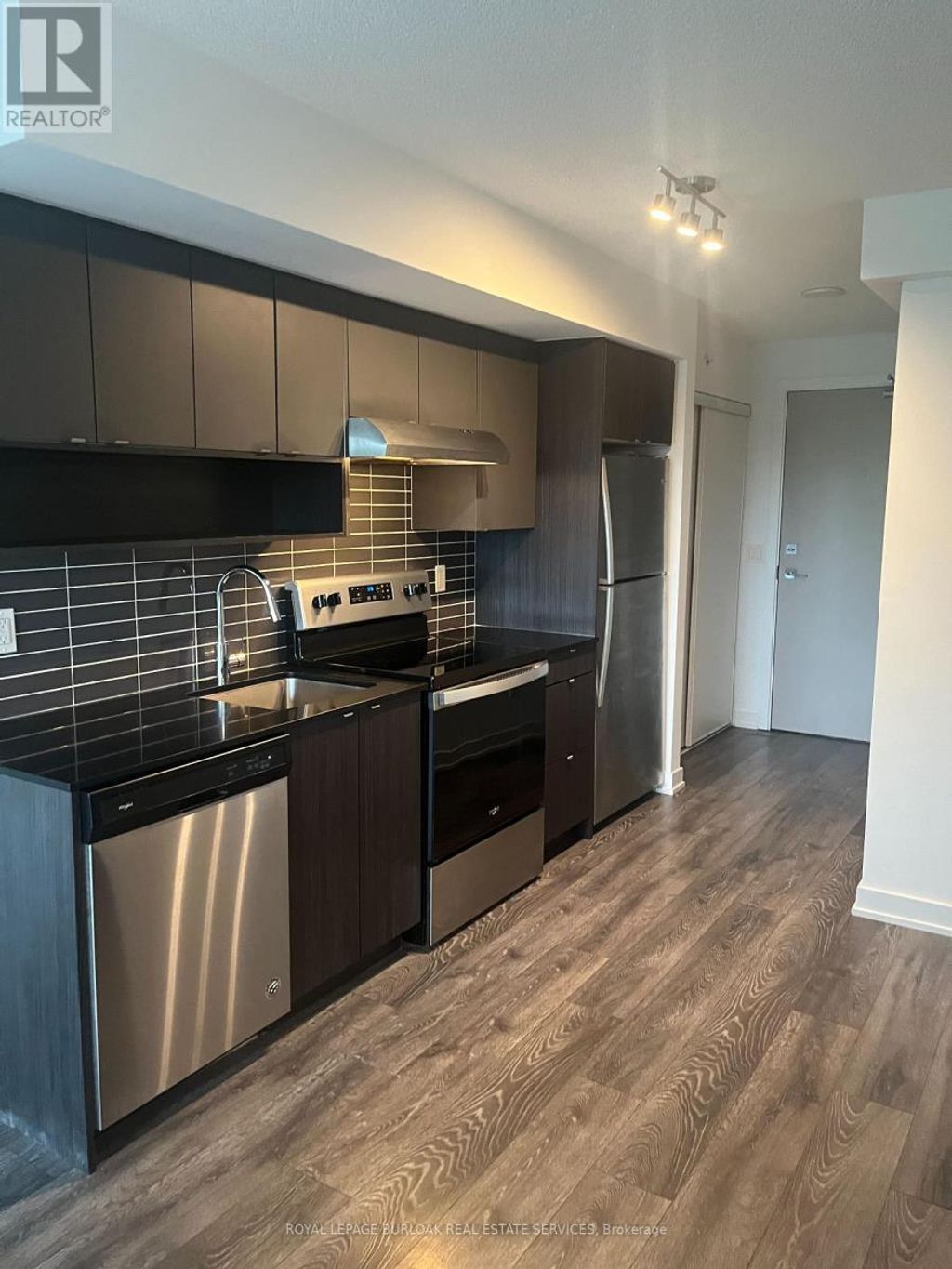 B519 - 1119 Cooke Boulevard, Burlington (lasalle)