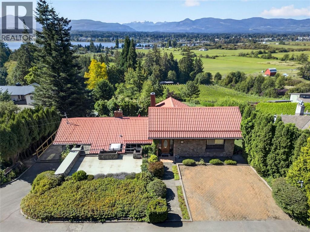 2911 Back Rd, Courtenay