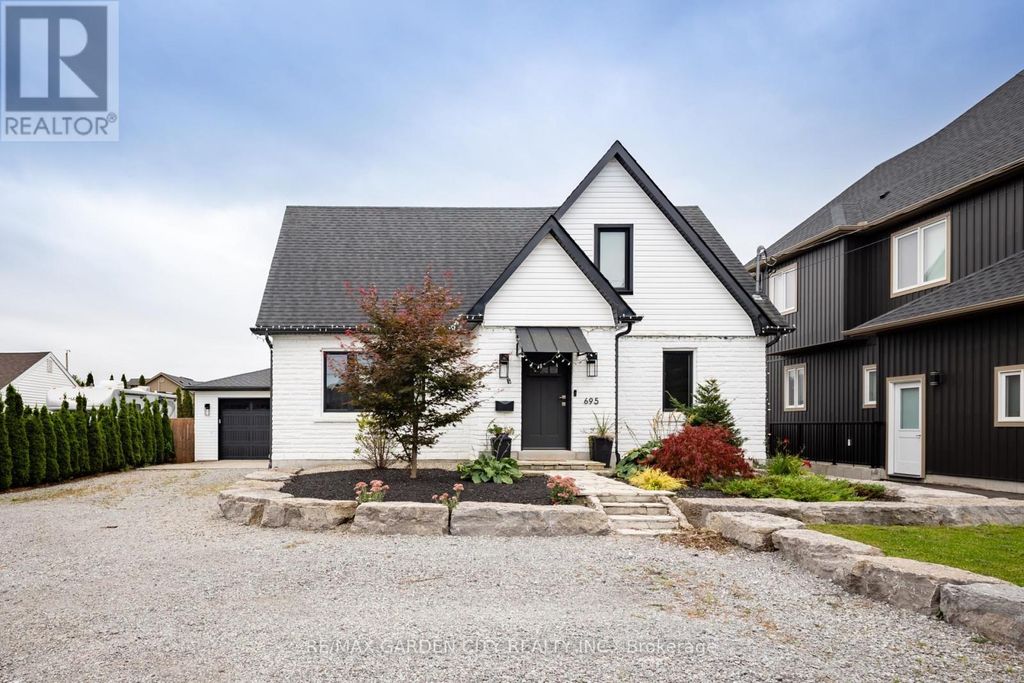 695 Quaker Road, Pelham (fonthill)