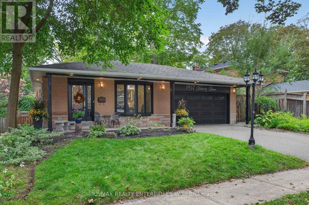 1957 Delaney Drive, Mississauga (clarkson)