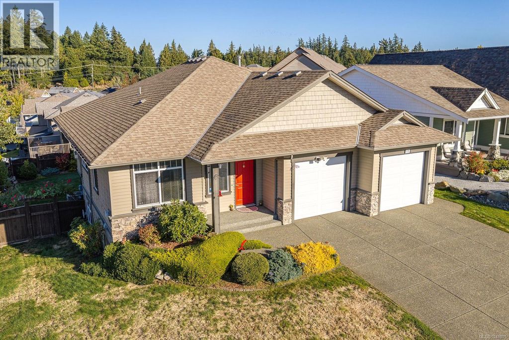 570 Spitfire Dr, Comox