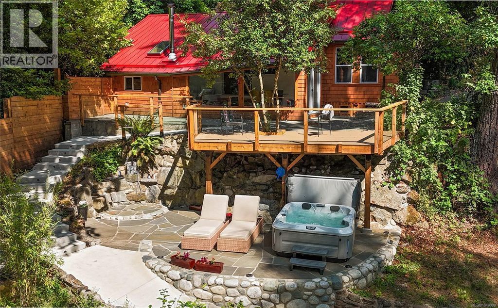 1709 Falcon Heights Rd, Langford