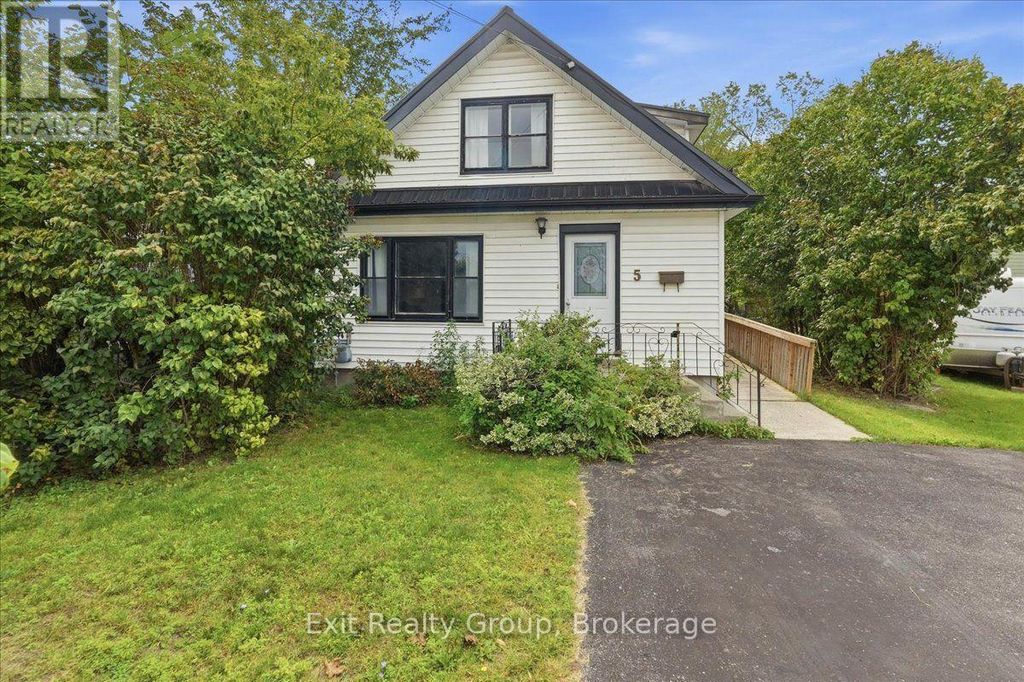 5 Charlotte Street, Quinte West (trenton Ward)