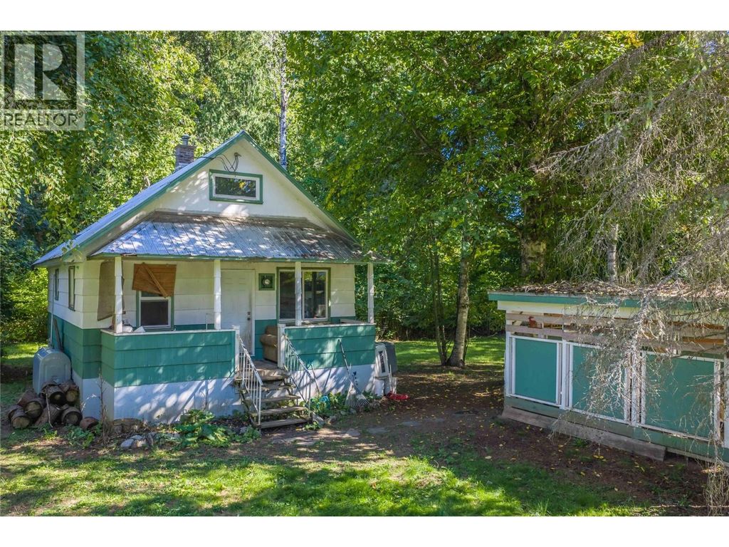 3642 Catherwood Road, Revelstoke