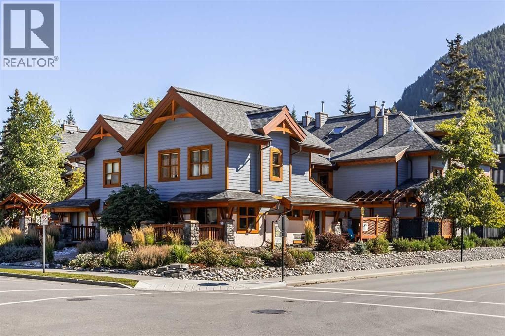 203, 404 Marten Street, Banff