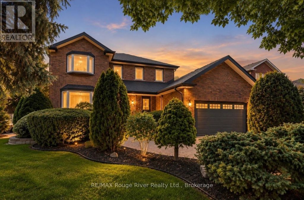 7 Lyndhurst Crescent, Whitby (williamsburg)
