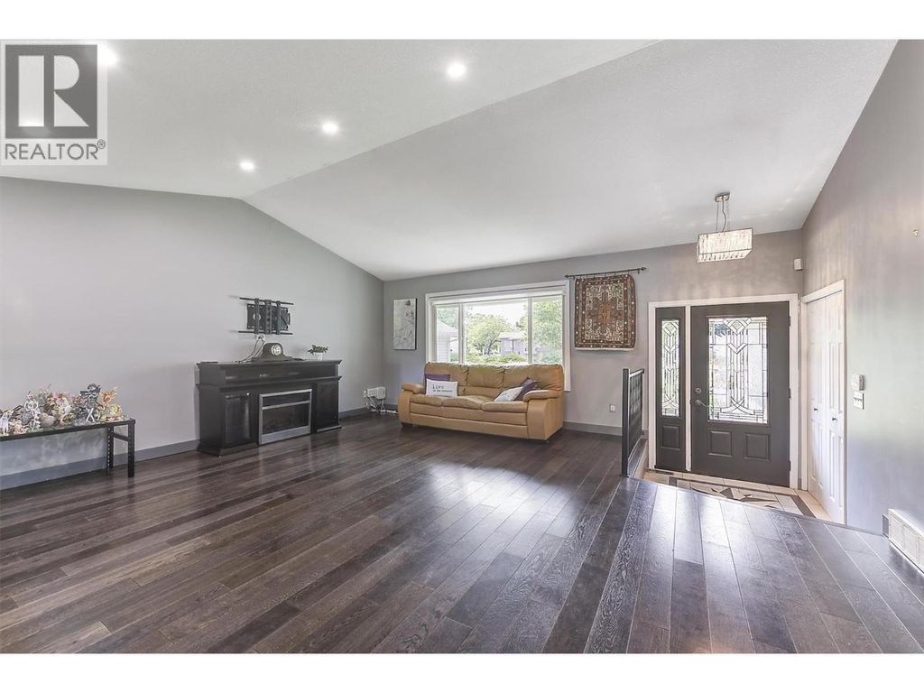 1852 Crossglen Court, Kelowna