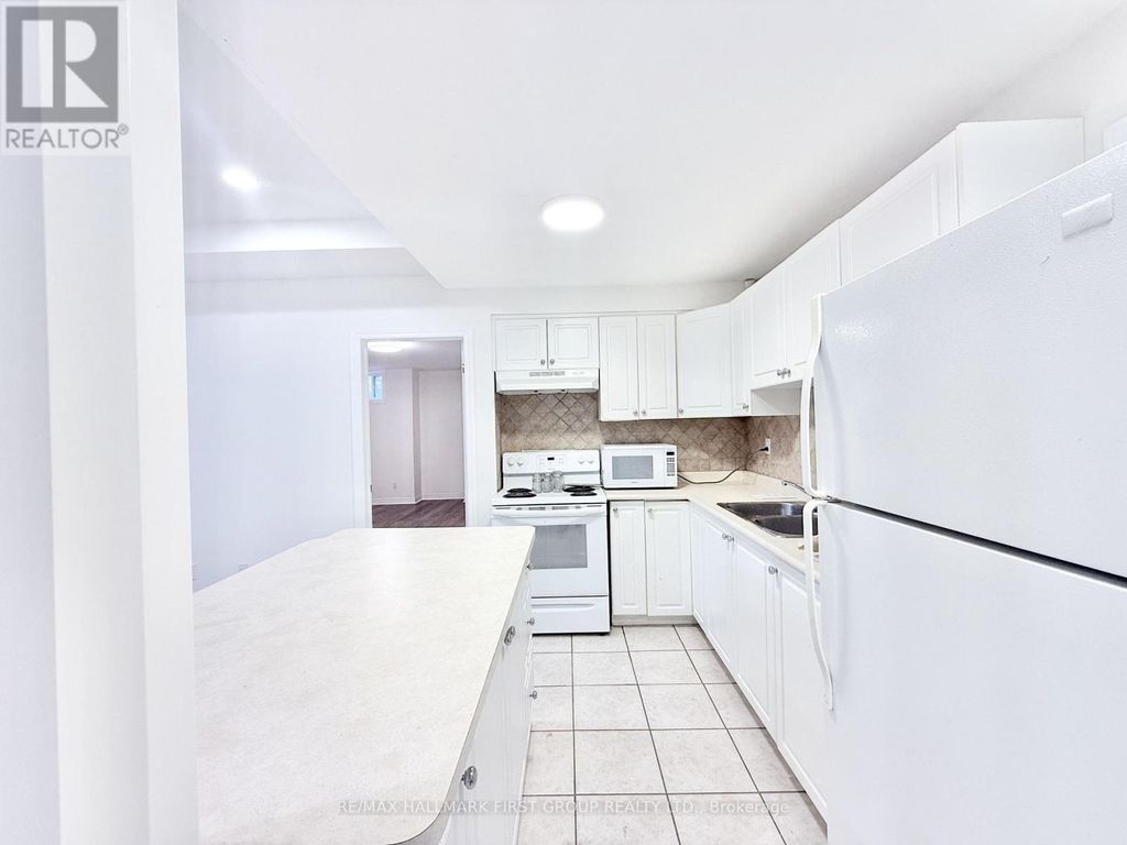 Basement - 22 Risebrough Avenue, Toronto (newtonbrook East)