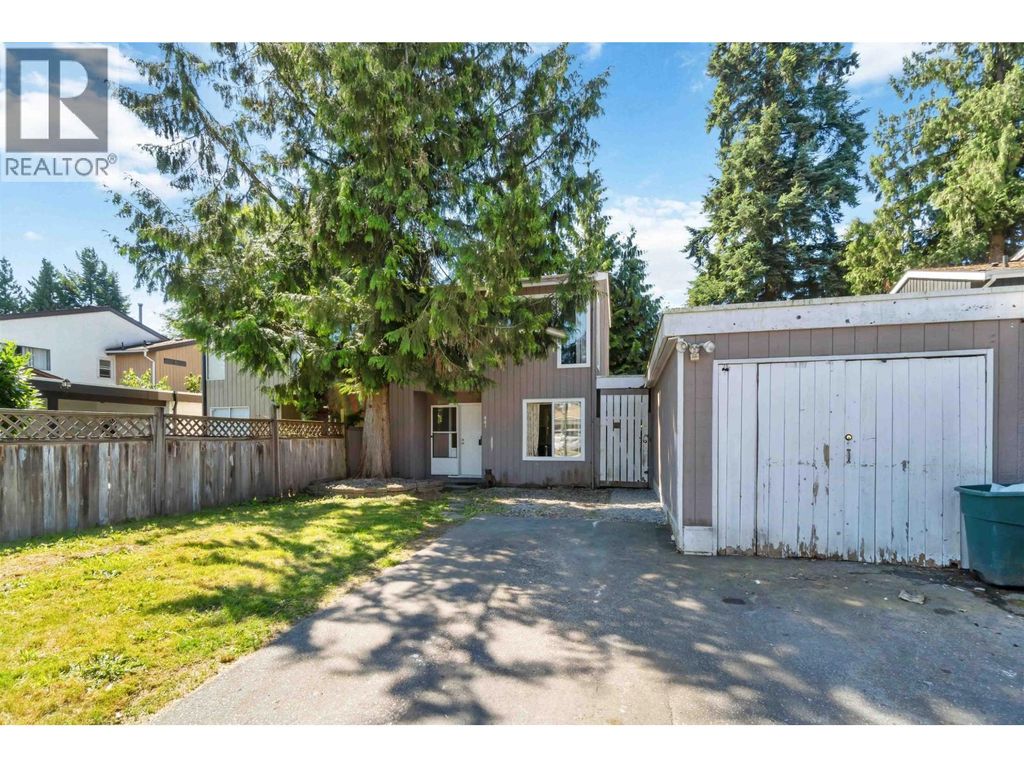 881 Pinebrook Place, Coquitlam