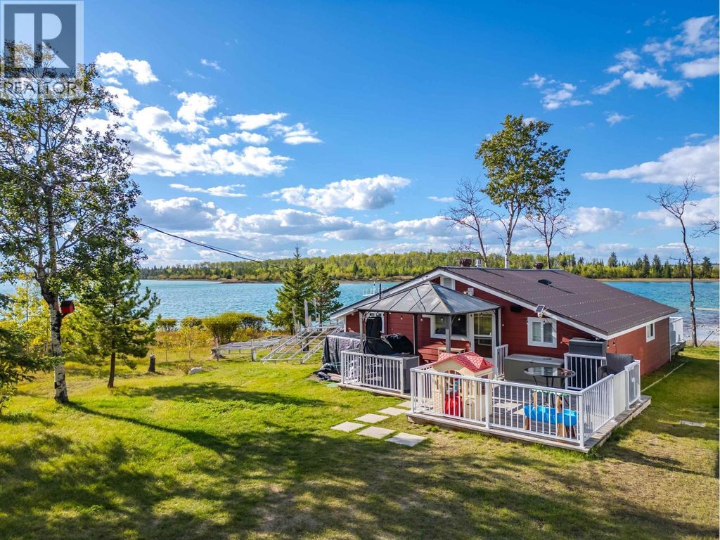 131 South Crest Road, Green Lake