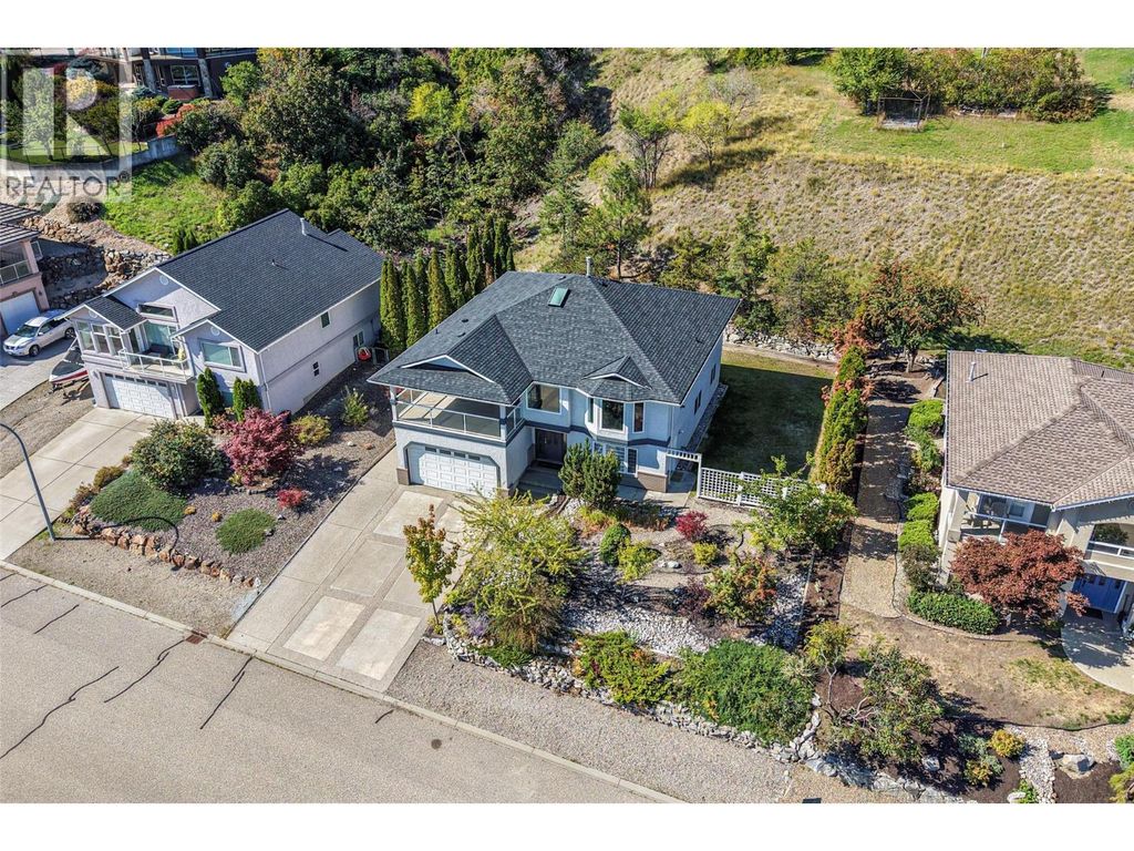8210 Stoneridge Drive, Coldstream