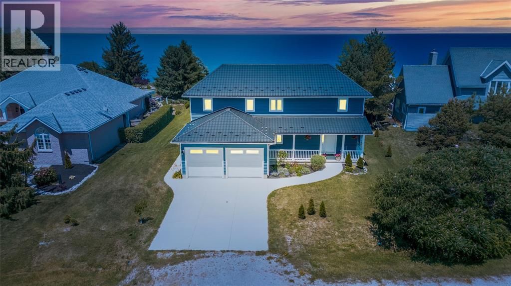 4356 Lambton Lane, Plympton-Wyoming
