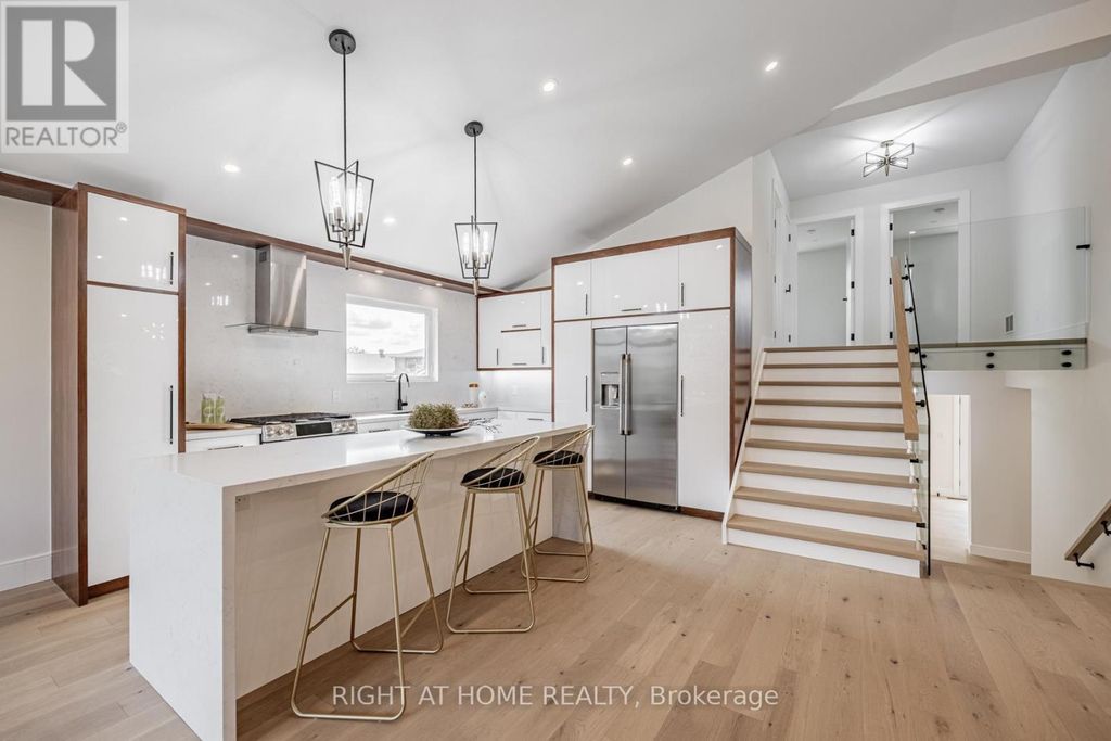 690 Hillman Crescent, Mississauga (applewood)