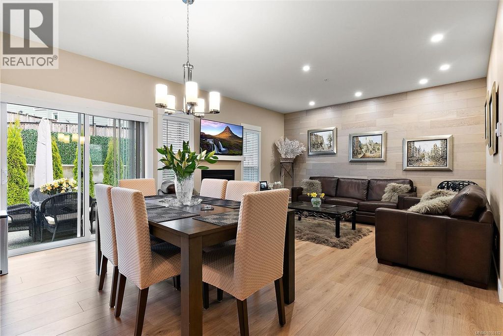 8 West Park Pl, View Royal