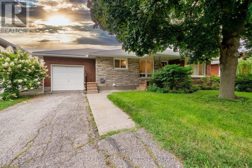 15 Springbank Drive, St. Catharines (ridley)