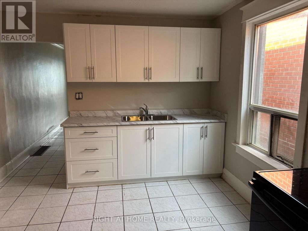 Upper B - 507 Oakwood Avenue, Toronto (oakwood Village)