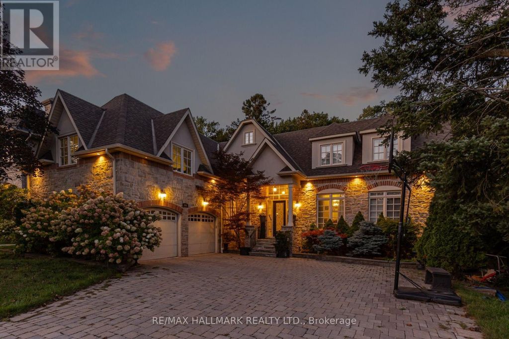 111 Woodhaven Park Drive, Oakville (sw Southwest)