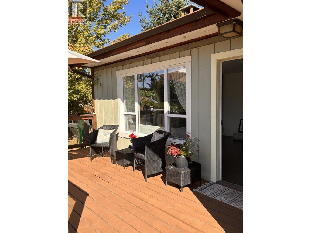 5582 Emerson Road, Sechelt