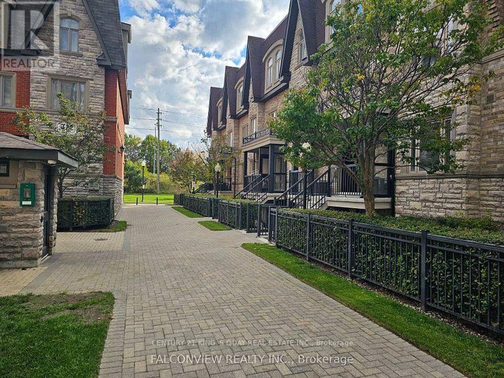 241 - 318 John Street, Markham (aileen-Willowbrook)