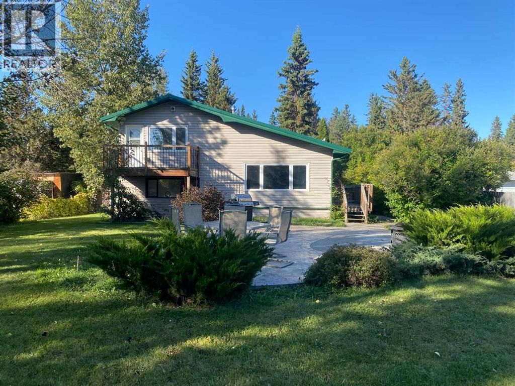 987 1 Avenue Ne, Sundre