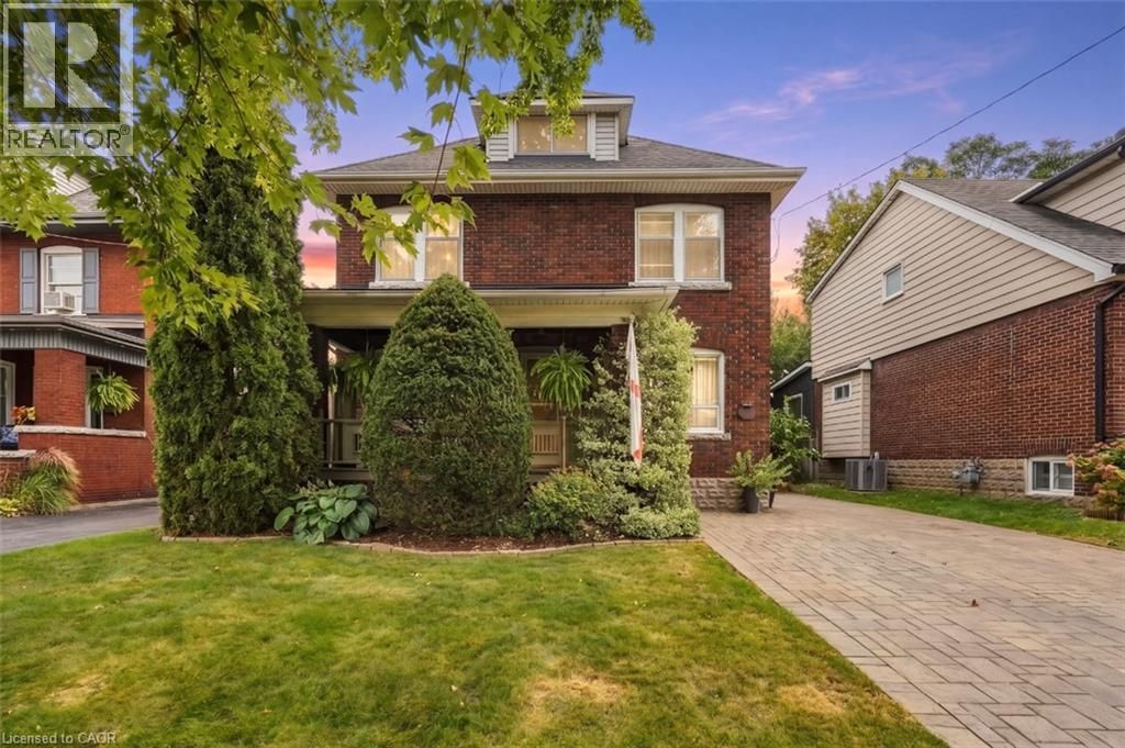 33 Tuxedo Avenue S, Hamilton