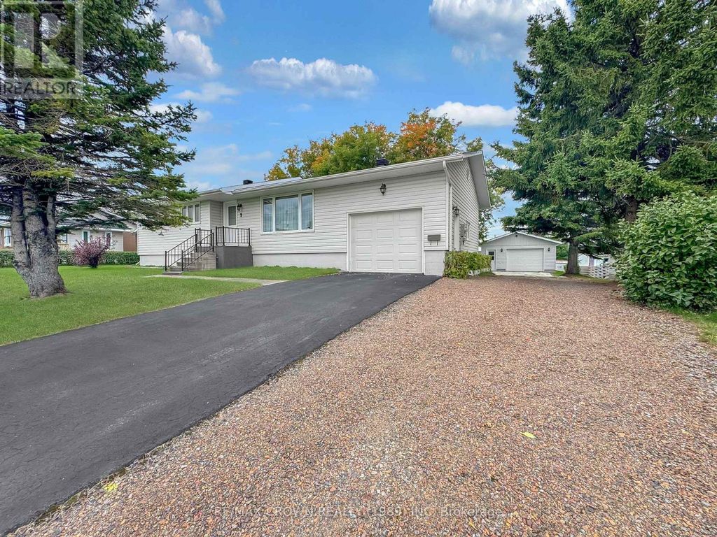 9 Bouldier Street, Kapuskasing
