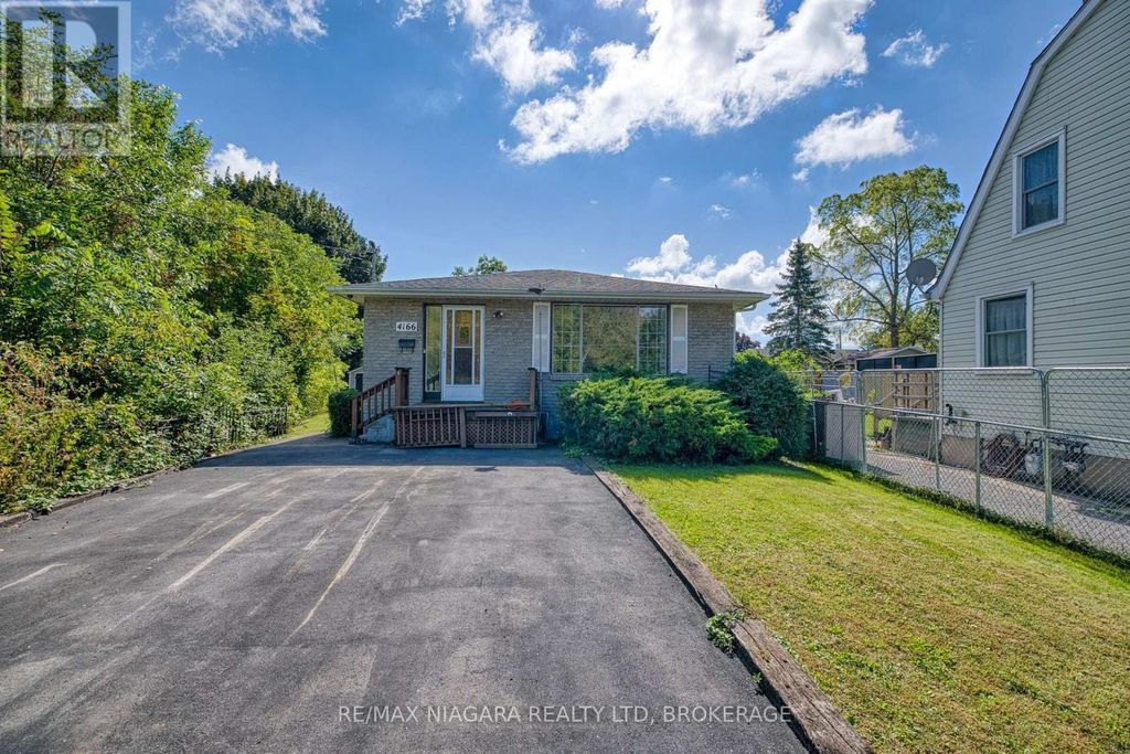4166 Chippawa Parkway, Niagara Falls (chippawa)