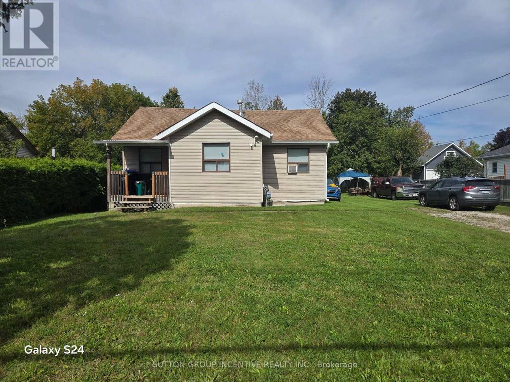 1382 Maple Road N, Innisfil
