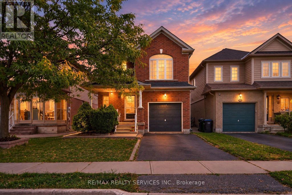 26 Peachleaf Crescent S, Brampton (fletcher's Meadow)
