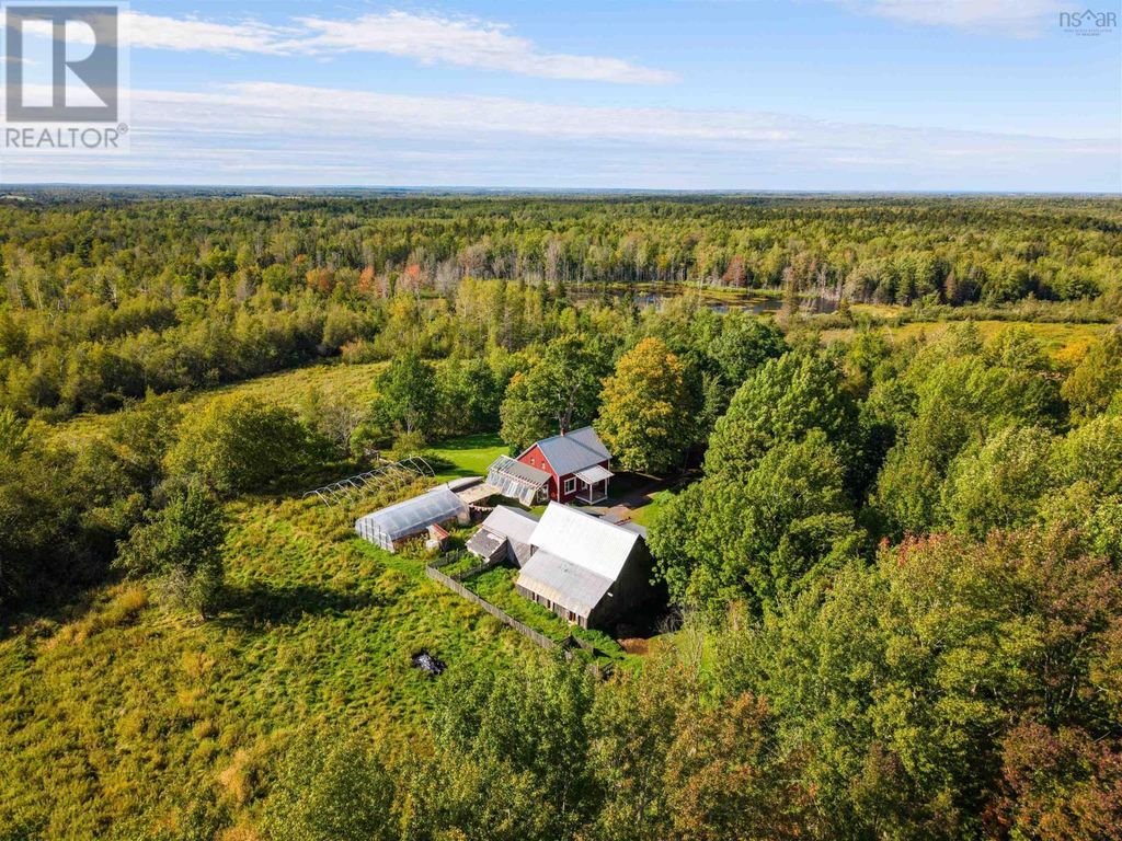 3082 Balmoral Road, Earltown