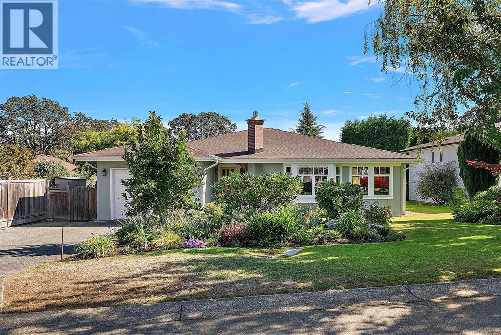 3995 Bel Nor Pl, Saanich