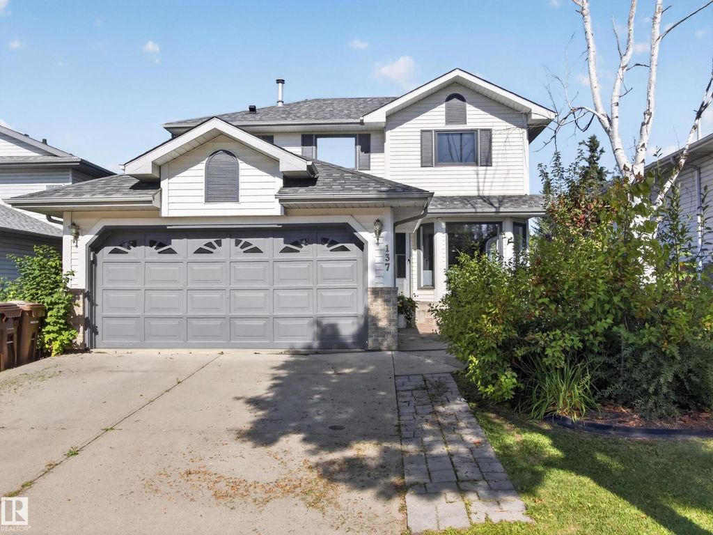 137 Deer Ridge Dr, St. Albert