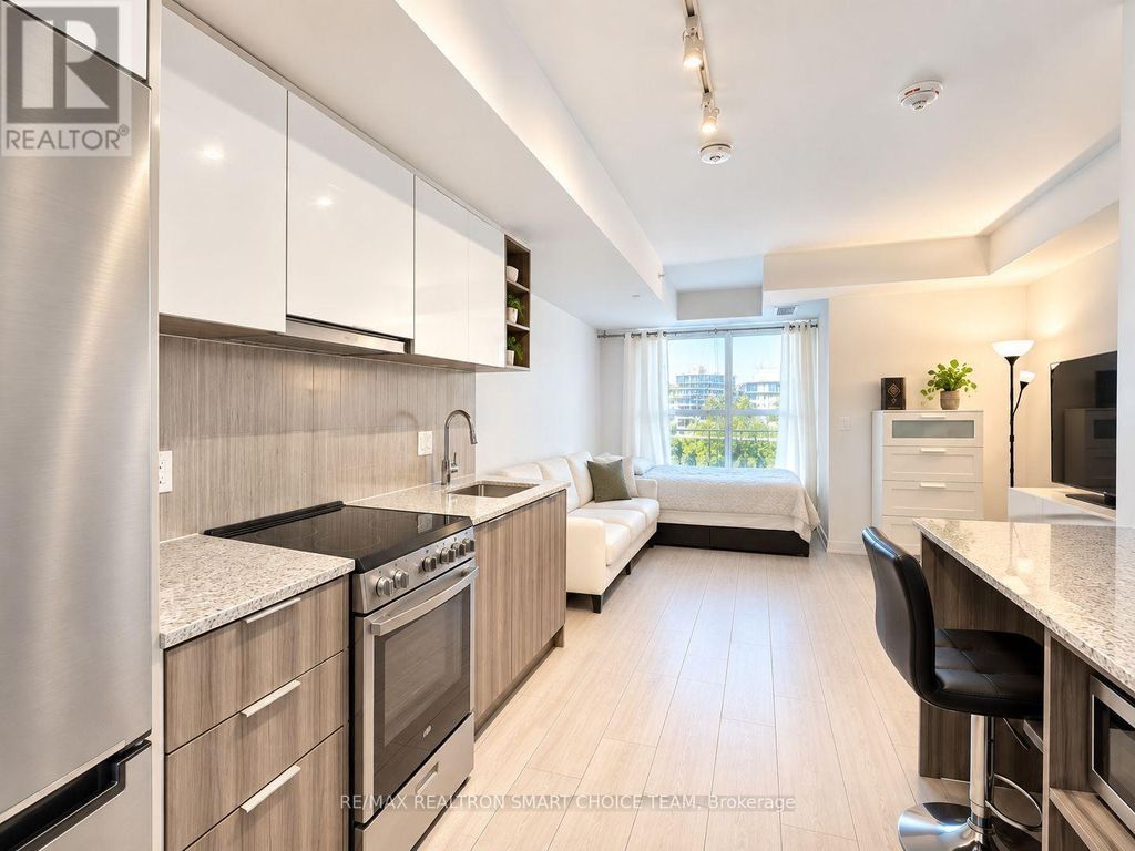 427 - 31 Tippett Road, Toronto (clanton Park)
