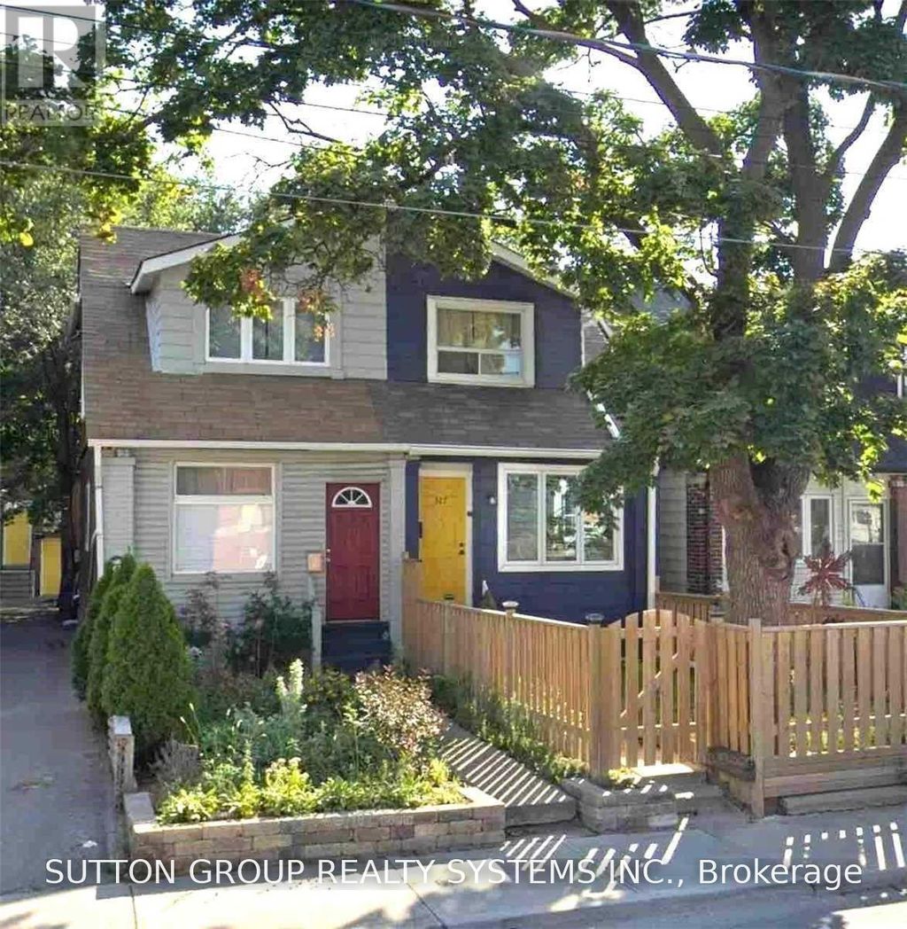 Bsmt - 327 Coxwell (basement) Avenue, Toronto (woodbine Corridor)