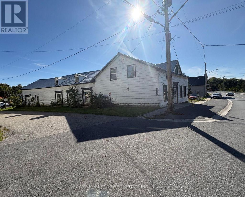 18556 Dundas Street, South Glengarry