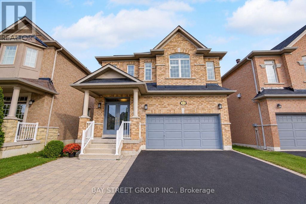 11 Farmington Road, Whitchurch-Stouffville (stouffville)