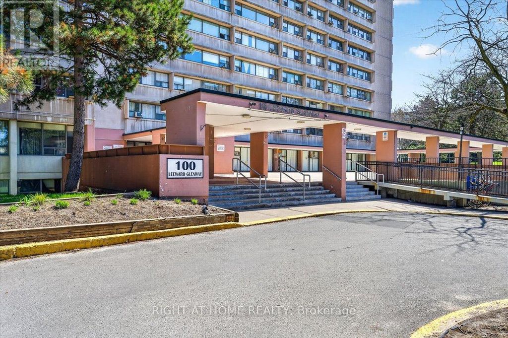708 - 100 Leeward Glenway, Toronto (flemingdon Park)
