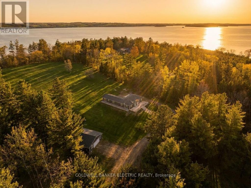 5078 Oak Hills Road, Hamilton Township