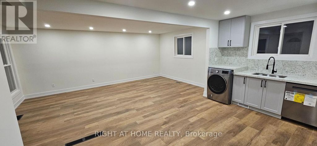 Main Floor - 38 Jasper Drive, Aurora (aurora Heights)