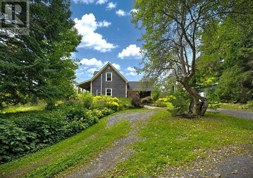 1690 New Cumberland Road, Pleasantville
