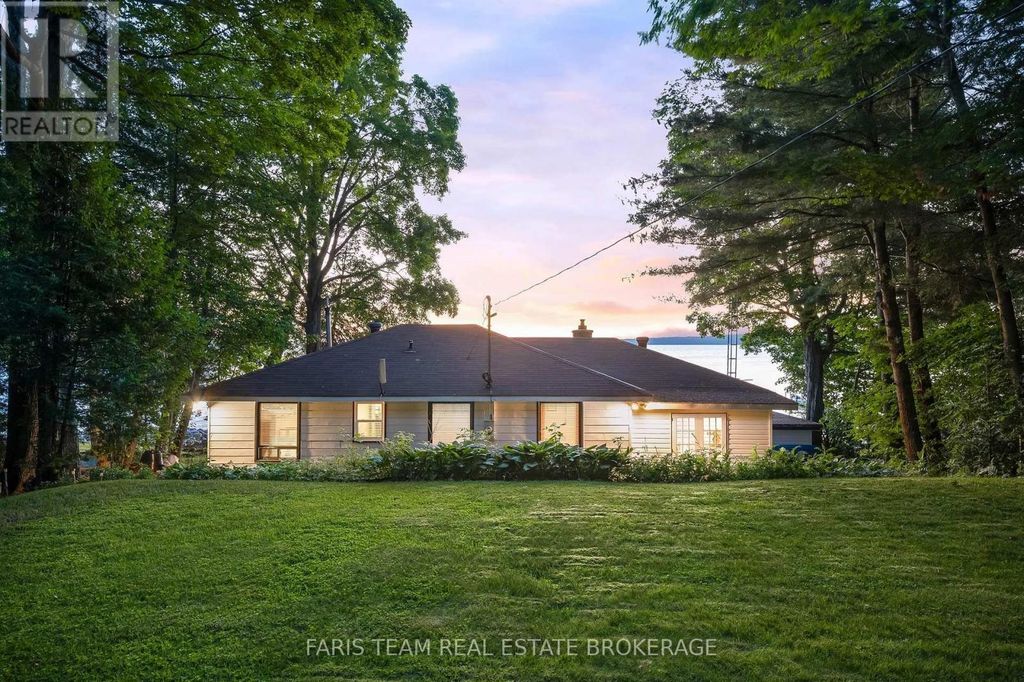 1697 Champlain Road, Tiny