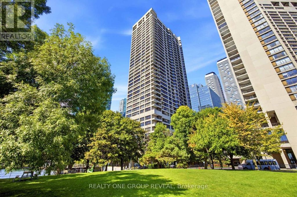 702 - 65 Harbour Square, Toronto (waterfront Communities)