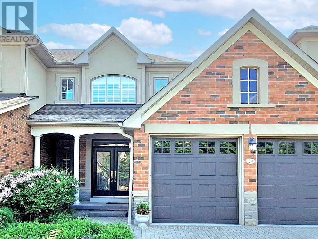 29 Tucker Court, Aurora (aurora Estates)