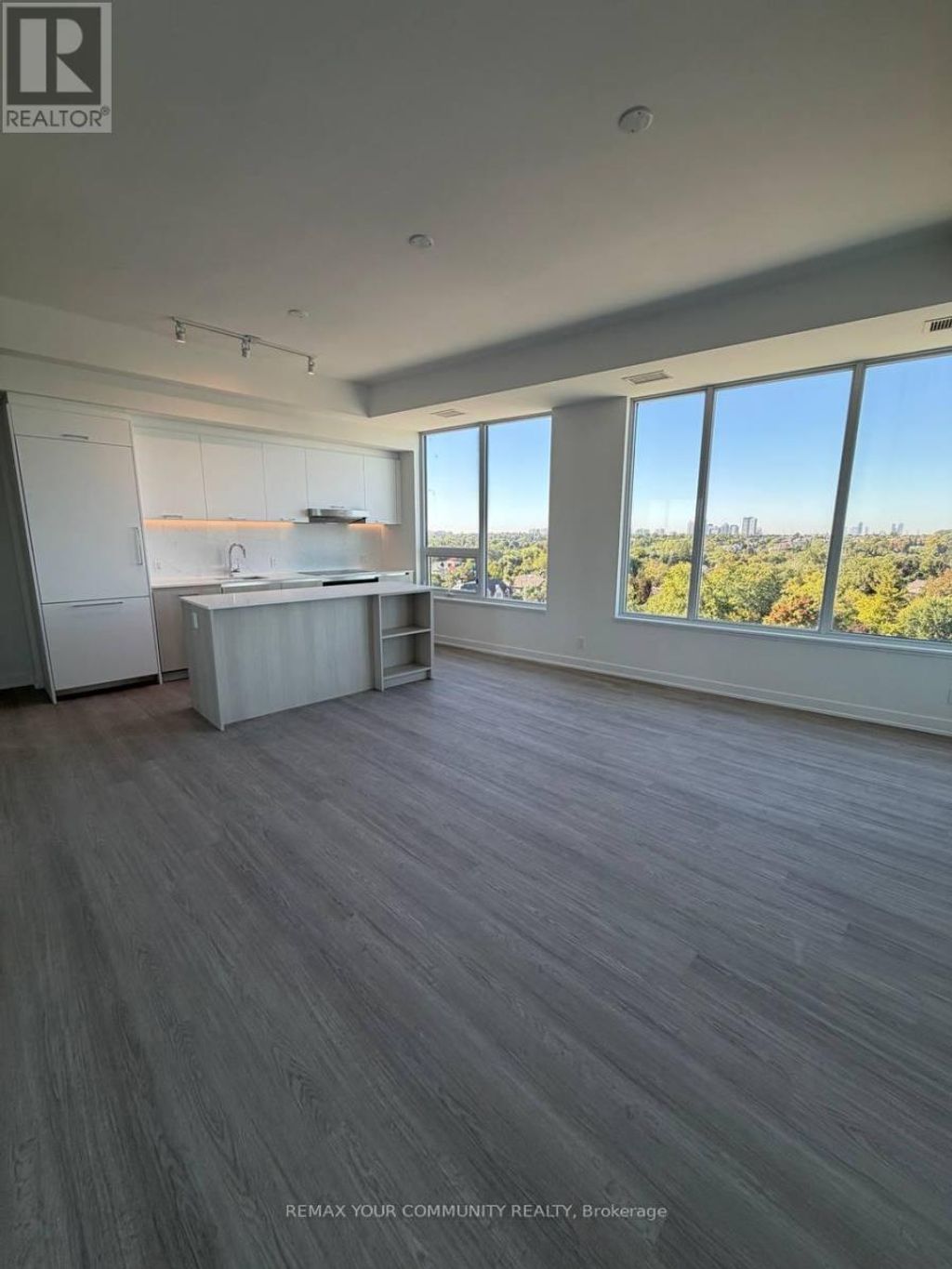 905 - 8188 Yonge Street W, Vaughan (uplands)
