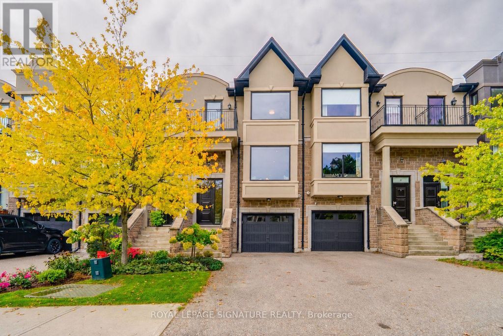 18 Matthew Court, Toronto (princess-Rosethorn)