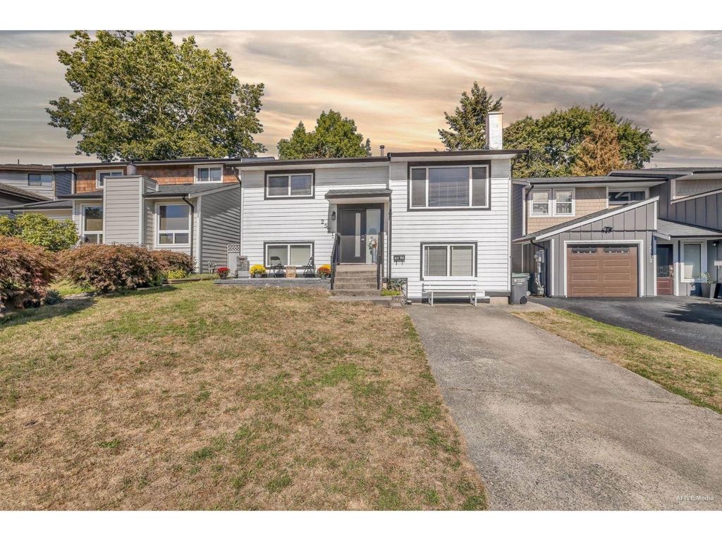 2521 Wilding Crescent, Langley