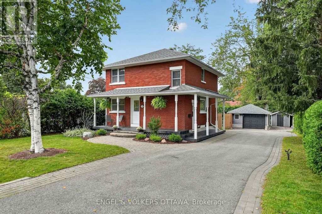 916 Iroquois Road, Ottawa