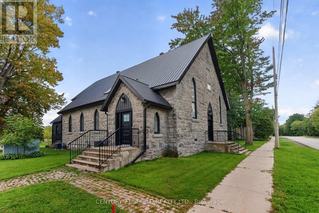 12 Maple Street, South Glengarry